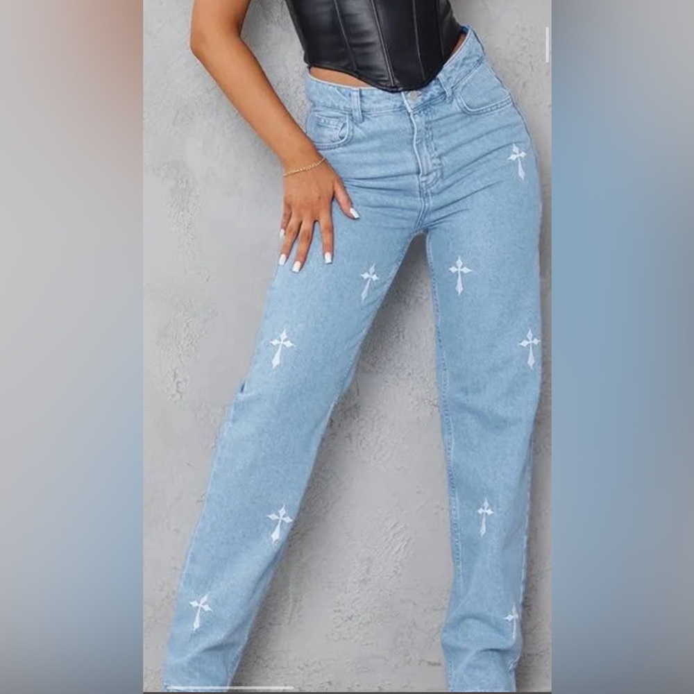 Pretty little thing light denim pants with crosses